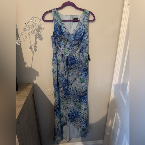 Adrianna Papell Blue Floral Maxi Dress. Size 4. NWT. - Picture 6 of 11